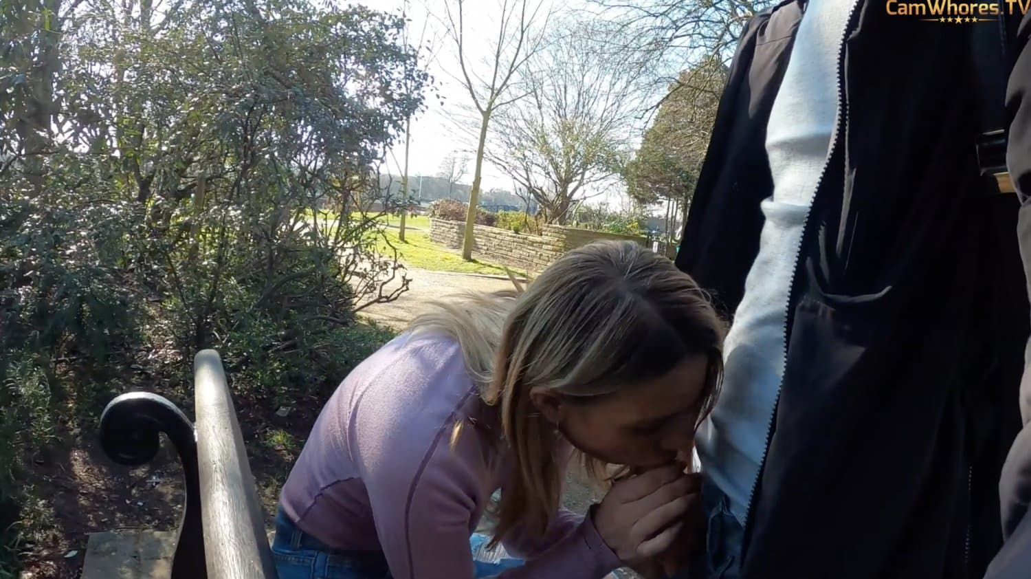 Ella Bolt - Really Risky Public Blowjob in London Park