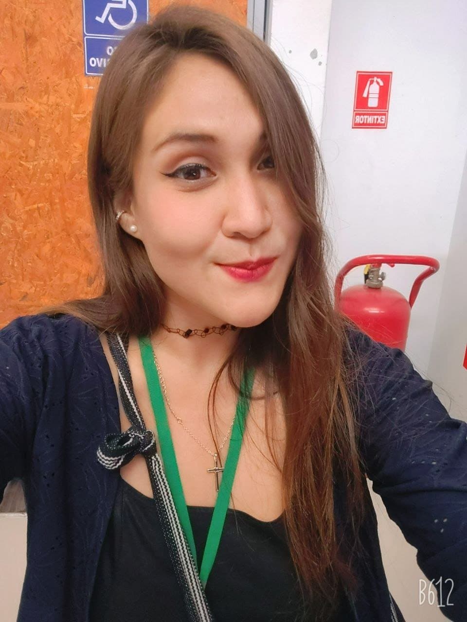 13. MISS ELENA PROFESORA CULONA ANAL
