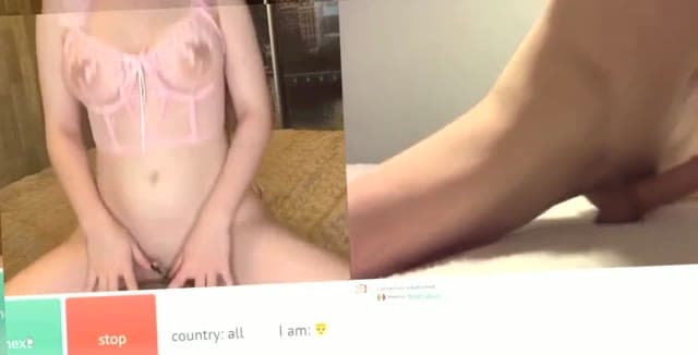 18🔞 Asian babe spreads legs, flashes tits & ass on Omegle❤️🔥🥥
