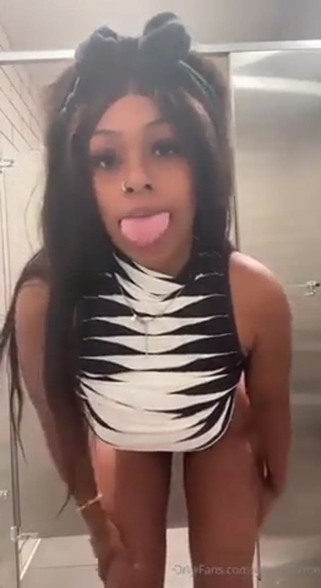 BBW Ebony Gives You A Joi In Public High-risk