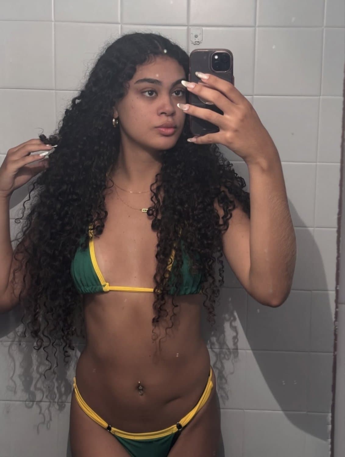 Morena putinha novinha magrinha carioca vazada dando o cuzinho no amador! novos videos erome brasil