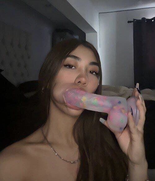 Novinha ninfeta vazada na siririca se masturbando videos novos namorada erome brasil caseiro safada