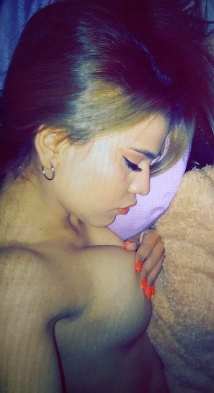 Pendeja Argentina novia rubia mamando verga y cojiendo rico por el culo anal